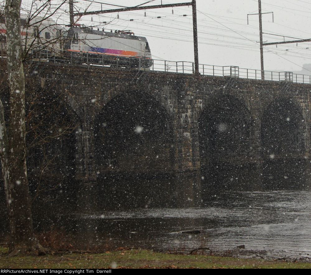 NJT 4607 heads toward Trenton in heavy flurries.